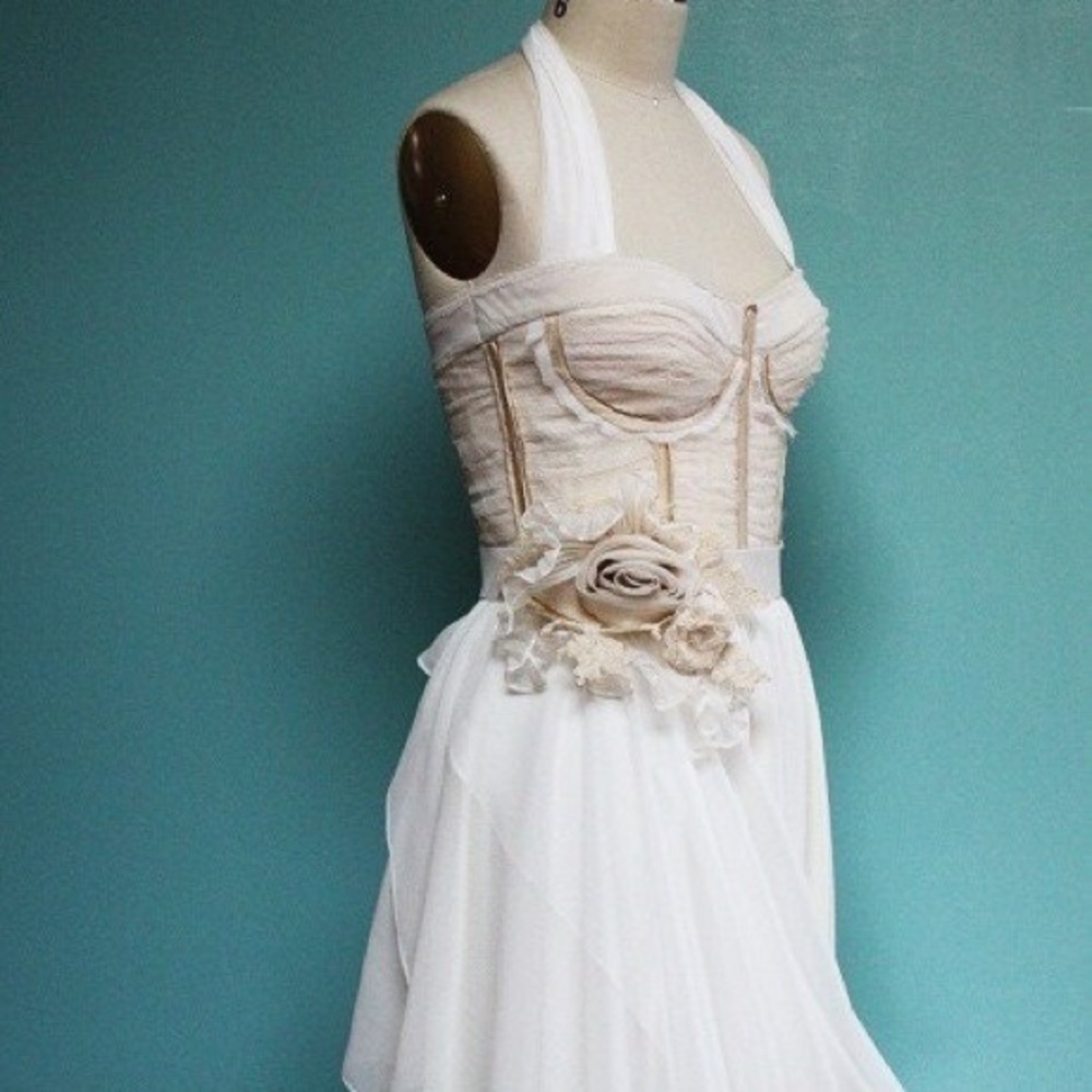 One of a kind handmade wedding dress - Picture 2 of 8